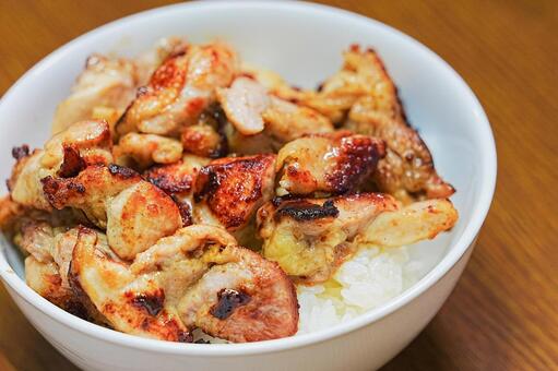 鶏丼 食事,食卓,とり丼の写真素材