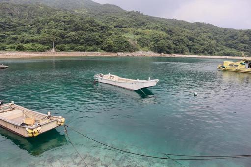 船着き場の風景(長崎県五島列島久賀島) 船着き場の風景(長崎県五島列島久賀島)の写真