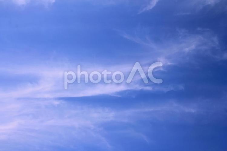 背景素材・青空と薄雲 背景素材,背景,素材の写真素材