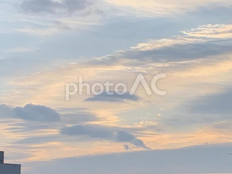 空を見上げたら 雲,水色,青空の写真素材