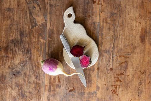 カットされたビーツとカブの写真