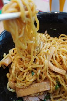 油そばを混ぜる03 油そば,まぜそば,麺の写真素材