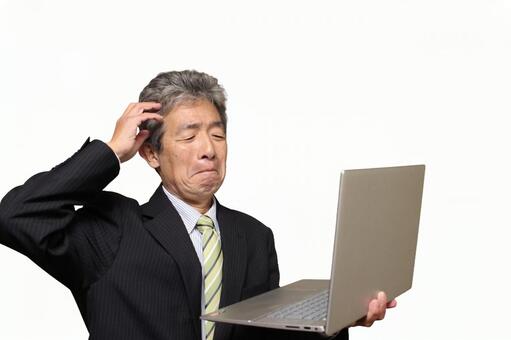 シニア　男性　サラリーマン　PC シニア,シニア男性,サラリーマンの写真素材