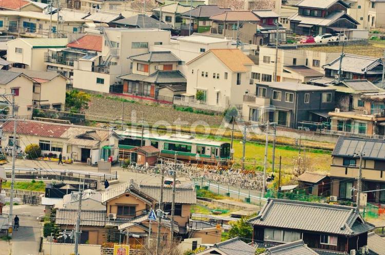 電車のある風景 電車,家,町の写真素材