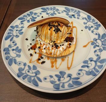 パンケーキ×さつまいもの贅沢スイーツ③ パンケーキ,さつまいも,デザートの写真素材