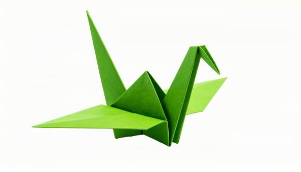 緑色の折り鶴　折り紙　（背景透過）の写真