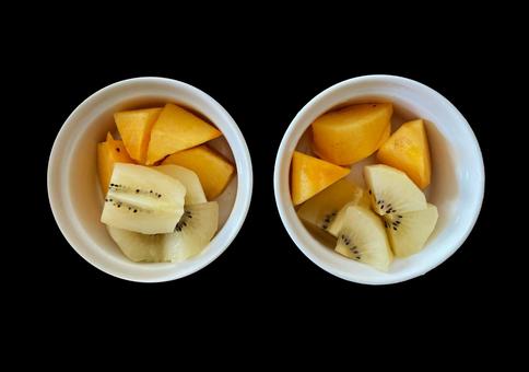 キウイと柿 キウイ,柿,果物の写真素材