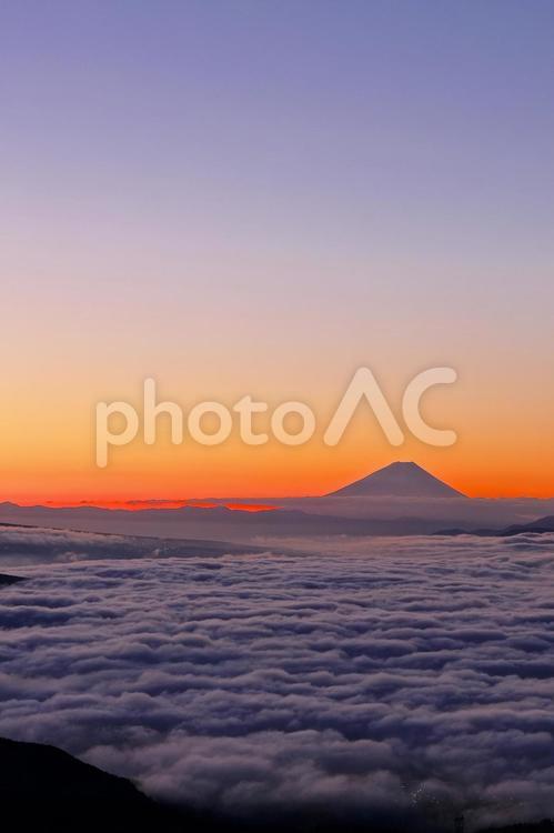 朝焼けの富士山と雲海 冬,自然,雲の写真素材