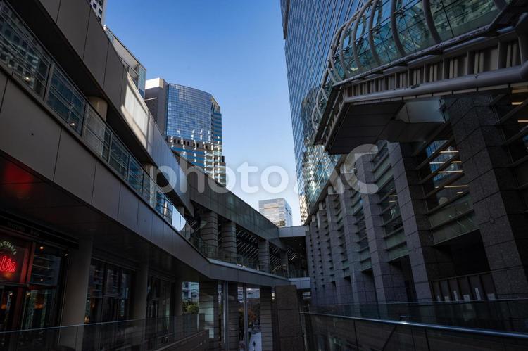 未来の世界のように広がる駅前の街２ 都会,東京,ビル街の写真素材