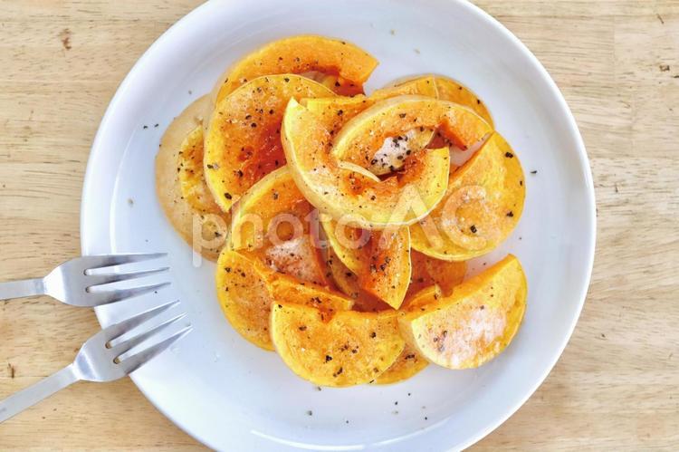 バターナッツかぼちゃのロースト　俯瞰 かぼちゃ,バターナッツ,野菜の写真素材