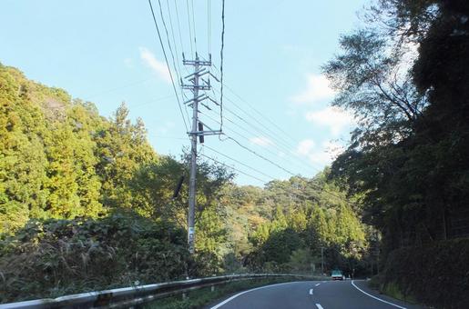 山道コース ドライブ中 山道コース ドライブ中の写真
