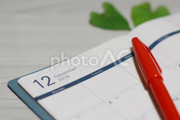 予定表と赤ペン １２月,ペン,予定の写真素材