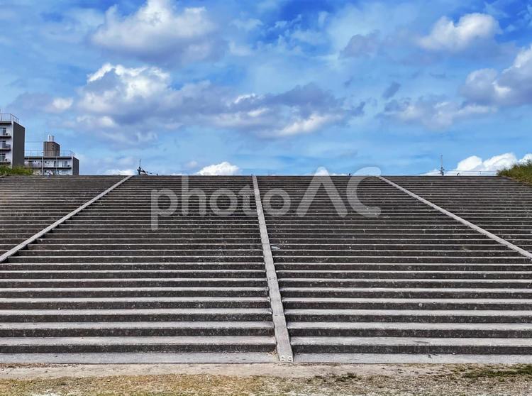 土手の階段 階段,土手,空の写真素材
