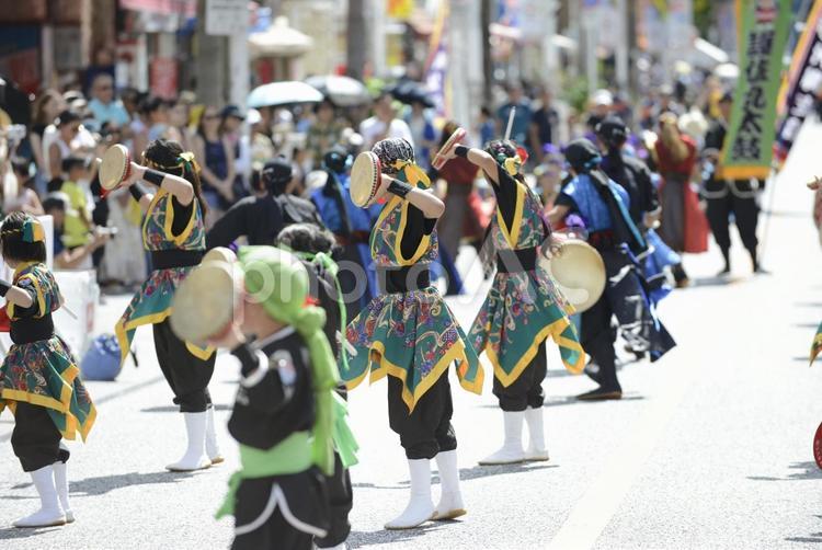 一万人のエイサー踊り隊 一万人のエイサー踊り隊,エイサー,国際通りの写真素材