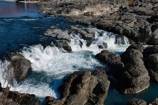 闘竜灘(兵庫県加東市 加古川) 闘竜灘(兵庫県加東市 加古川)の写真