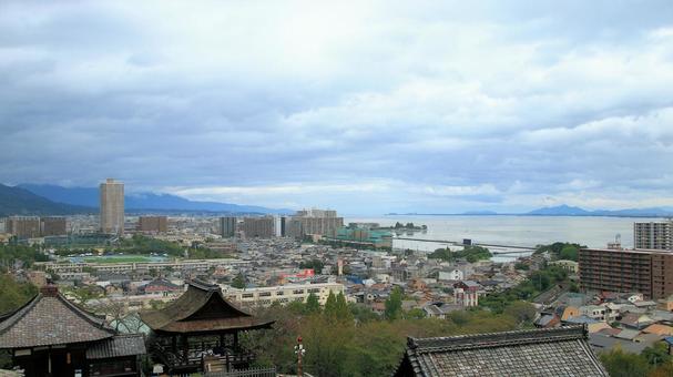 三井寺観月舞台と大津市内風景 三井寺観月舞台と大津市内風景 三井寺,観月舞台,琵琶湖の写真素材