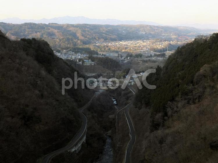 鉄塔がある風景 鉄塔,送電線,電線の写真素材