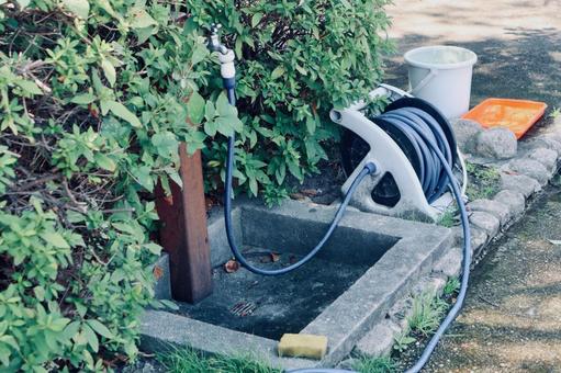 ホースと水道の蛇口 ホースと水道の蛇口 水道,蛇口,ホースの写真素材