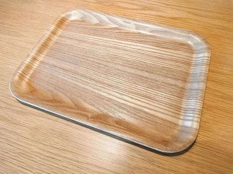 木製トレイと木のテーブルの写真