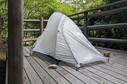キャンプ場でテント設営③ キャンプ場でテント設営③ キャンプ場,テント,テント場の写真素材