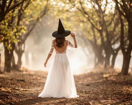 白い衣装の魔女 白い衣装の魔女の写真