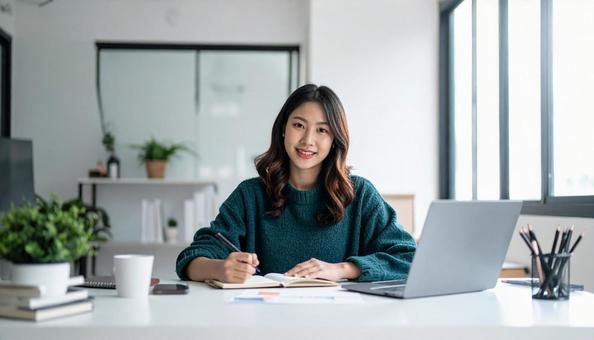 働く女性 働く女性の写真