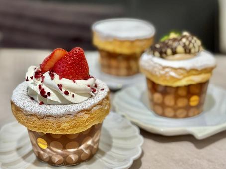 いちごのシフォンケーキ いちごのシフォンケーキ 食べ物,スイーツ,シフォンケーキの写真素材