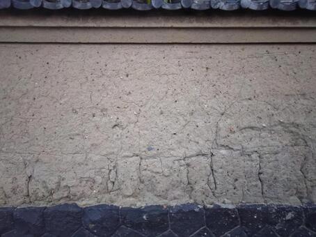 傷んだ土壁 崩れかけの壁,ヒビ,土壁の写真素材