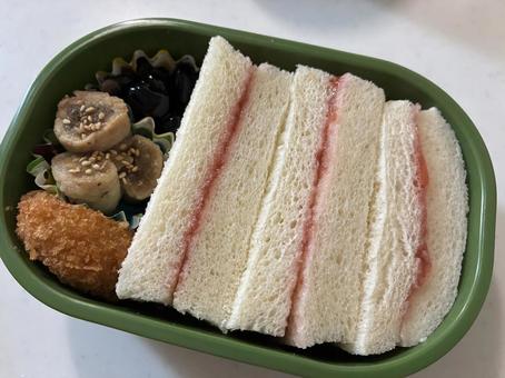 ジャムパン弁当 ジャムパン弁当 お弁当,パン弁当,子ども弁当の写真素材