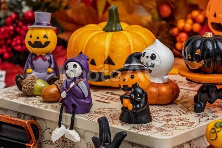 ハロウィーン｜骸骨お化けと仲間たち ハロウィン,ゴースト,骸骨の写真素材
