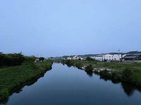 田舎の夕暮れ、兵庫県小野市 田舎の夕暮れ、兵庫県小野市 山,空,川の写真素材
