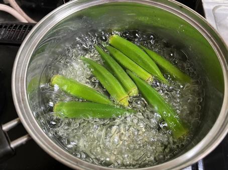 オクラを茹でる 星形,オクラ,野菜の写真素材