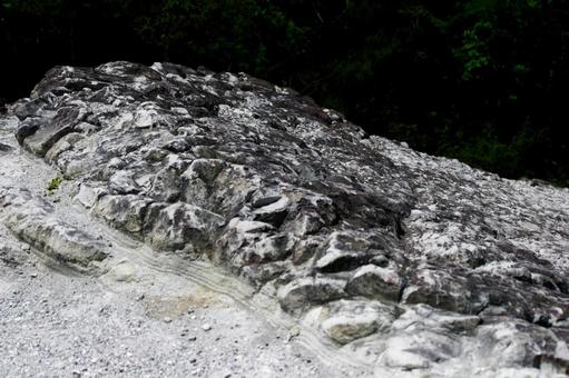 石灰石の地形③ 地層,岩,どんずるぼうの写真素材