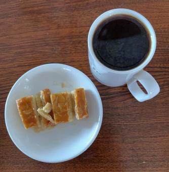 ドリップコーヒーとフロランタンでひと休み ドリップコーヒーとフロランタンでひと休みの写真