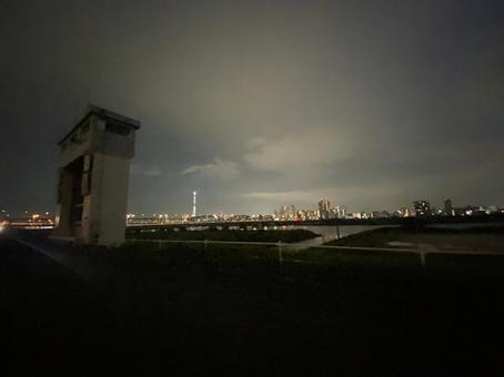 夜荒川の水門 夜荒川の水門の写真