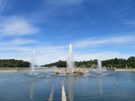 ヴェルサイユ(ベルサイユ)宮殿の庭園 ヴェルサイユ(ベルサイユ)宮殿の庭園 ヴェルサイユ宮殿,バロック建築,建造物の写真素材