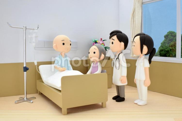 病室での会話　A 病院,病室,ベッドの写真素材