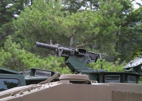装甲車に搭載された陸上自衛隊の自動擲弾銃 装甲車に搭載された陸上自衛隊の自動擲弾銃の写真