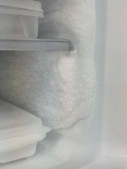 冷凍庫の霜 冷凍庫の霜の写真