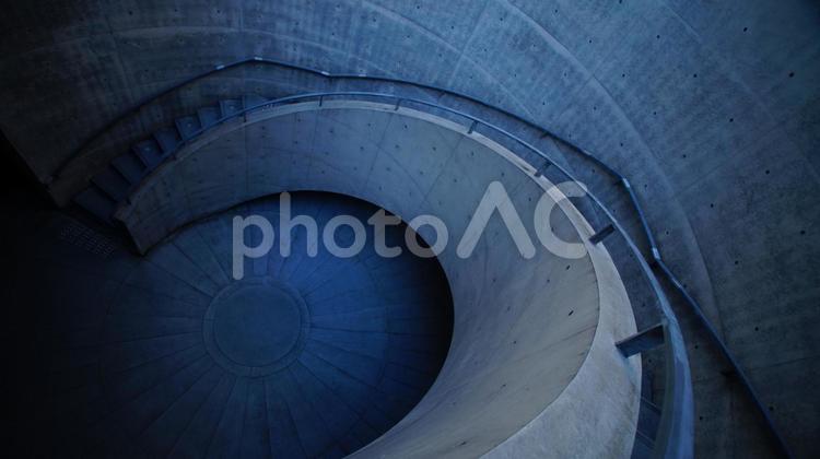 兵庫県立美術館の螺旋階段　０６ 兵庫県立美術館,螺旋階段,階段の写真素材