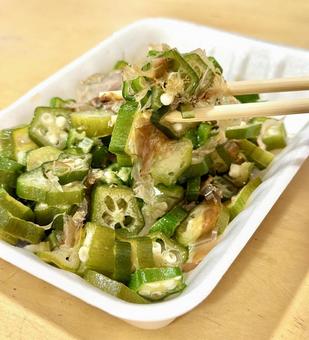 スーパーで買った出来合いのおくらサラダ スーパーで買った出来合いのおくらサラダ おくら,野菜,ねばねばの写真素材