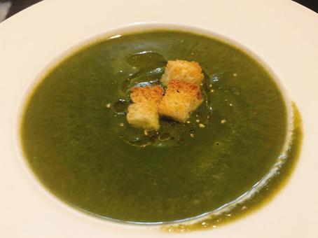日本、東京のイタリア料理のスープ 日本、東京のイタリア料理のスープの写真