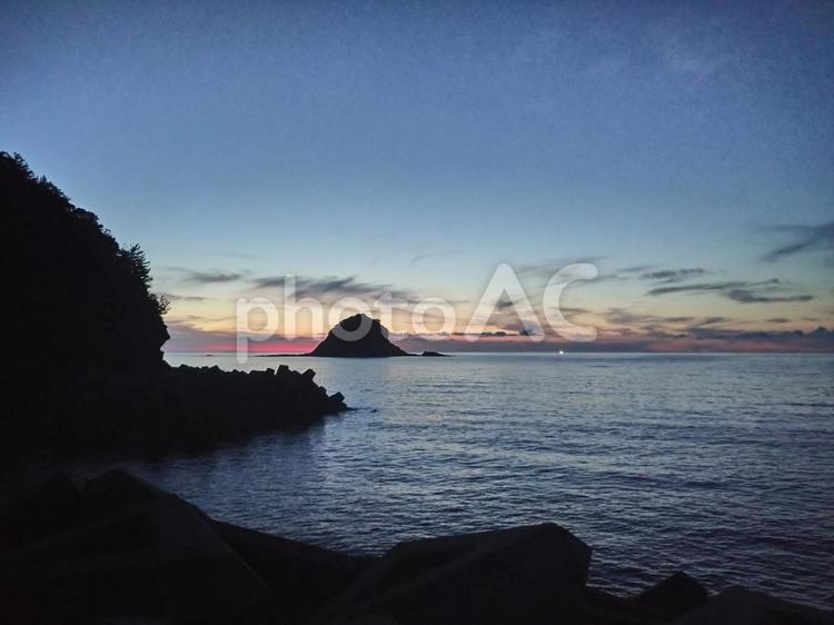 磯の夕焼け 日本海,海,磯の写真素材
