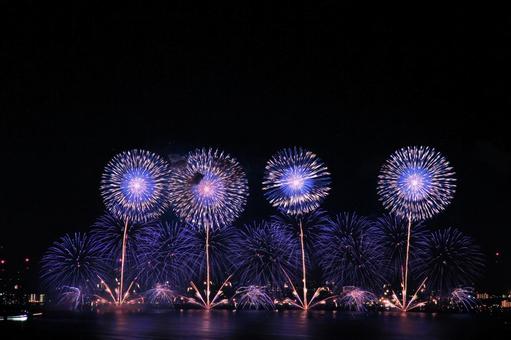 湖上打ち上げ花火/松江水郷祭 打ち上げ花火,花火,夏の写真素材