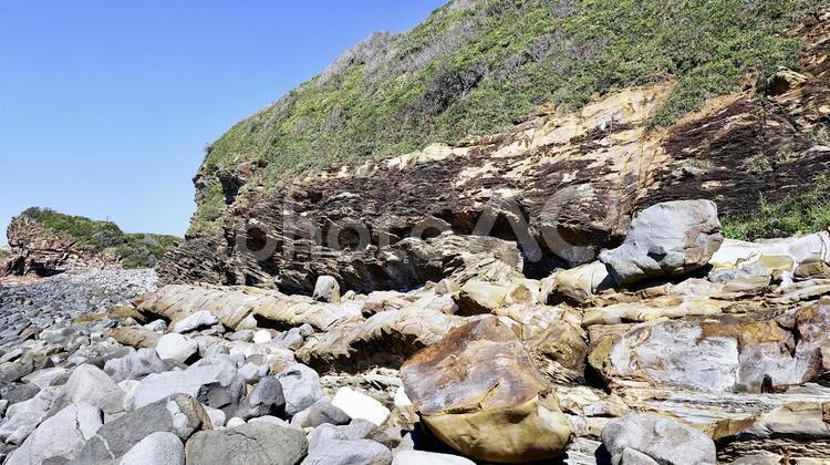 長崎県壱岐市の地殻変動の跡がある岬の断層 断層,岬,地殻の写真素材