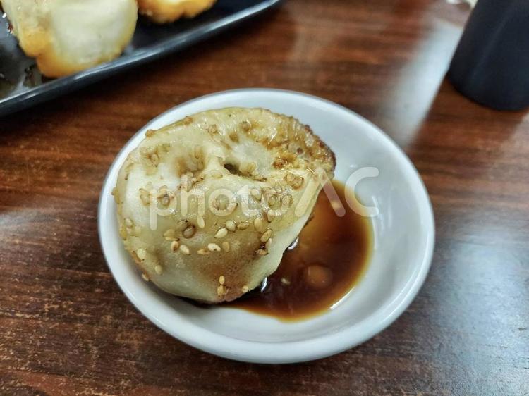 東京、中華料理店の焼き小籠包 東京,焼き小籠包,上海料理の写真素材