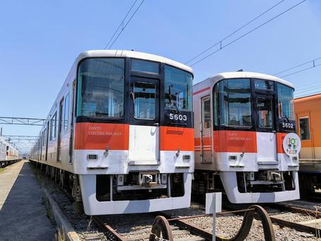 山陽電鉄、5000系リニューアル車の並び 山陽電鉄、5000系リニューアル車の並び 山陽電鉄,本線,東二見車庫の写真素材