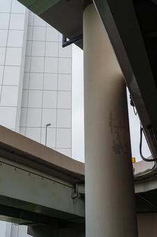 雨降りの首都高（竹橋) ビル街,首都高,雨の写真素材