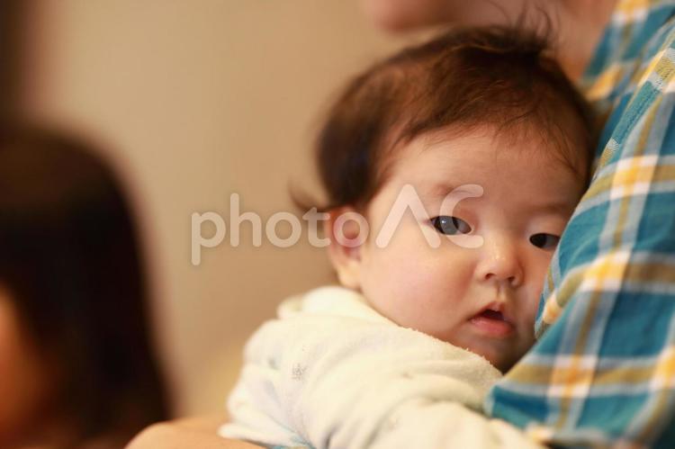 ママに抱っこされた赤ちゃん2 赤ちゃん,幸せ,可愛いの写真素材
