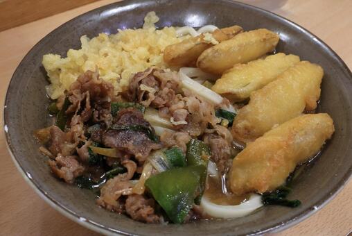 肉ごぼう天うどん 肉ごぼう天うどん,うどん,牛肉の写真素材